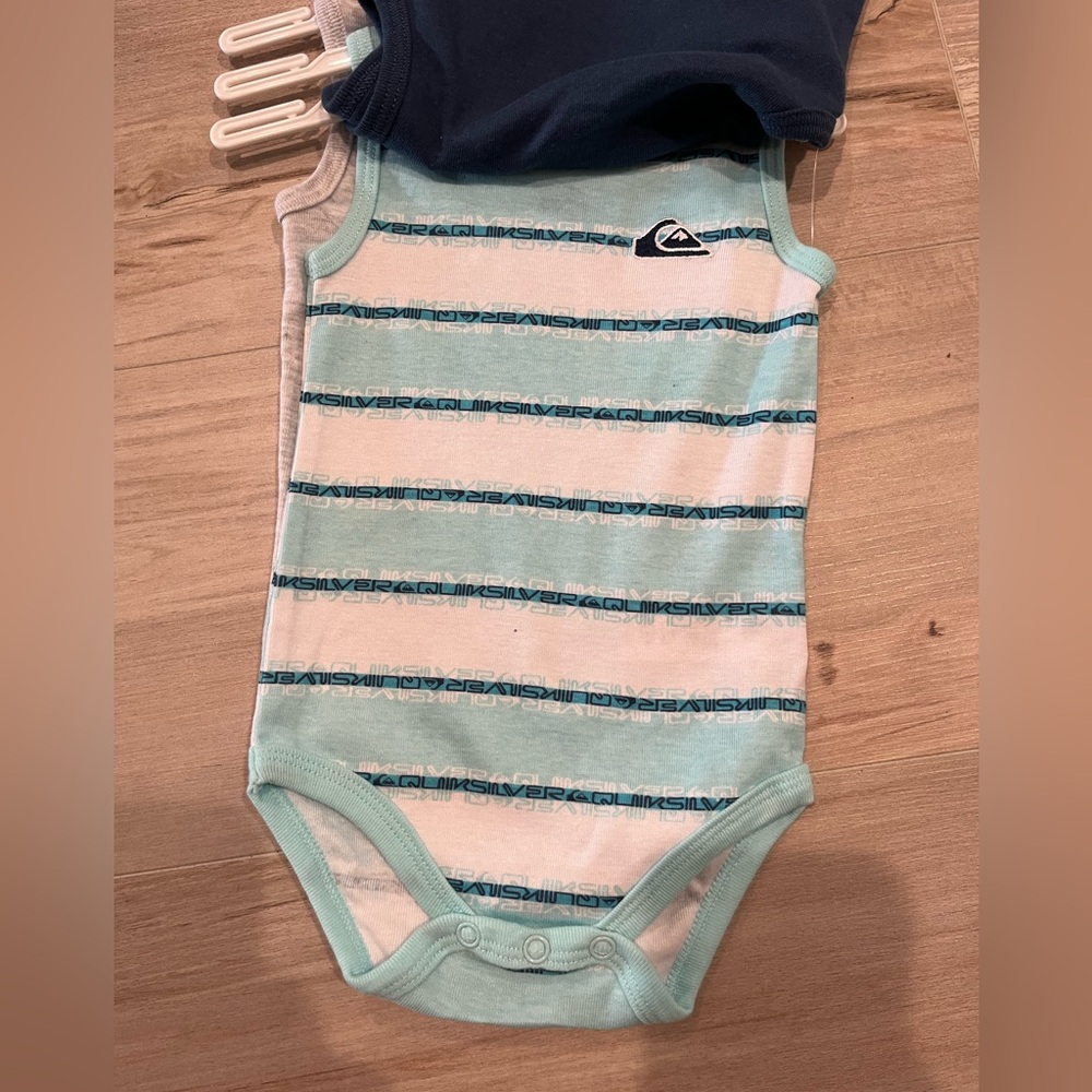 Quiksilver 3-Pack Bodysuits - Blue, Gray, Aqua Size 3-6 Months - Picture 3 of 7